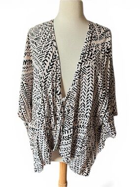 Sseko Ivory and Black Rayon Multi-Way Shawl with Sleeves